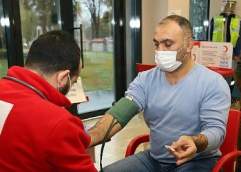 İSU Personelinden Kızılay’a Kan Bağışı