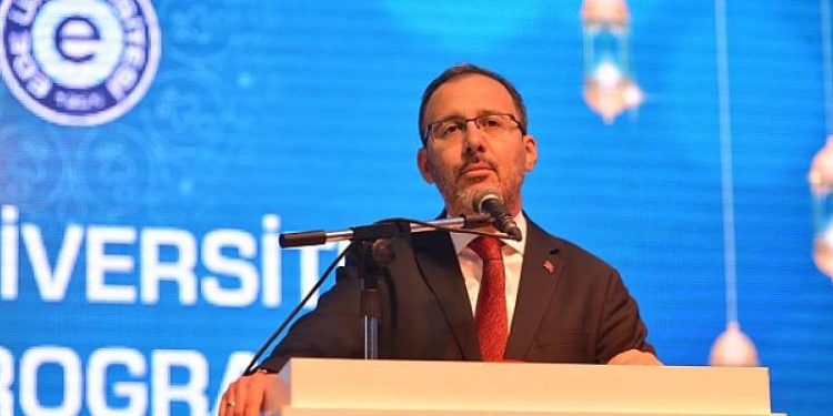 Ege Üniversitesinin gönül sofrasına Bakan Kasapoğlu da katıldı