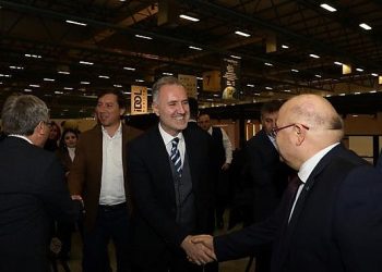 Başkan Taban İstanbul Fuarında İnegöllü Firmaları Yalnız Bırakmadı