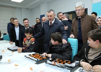 Gültepe Kültür Merkezi’nde ilk ders Başkan Büyükakın’dan